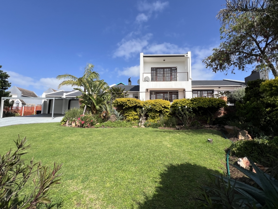 3 Bedroom Property for Sale in Wavecrest Eastern Cape